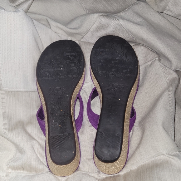 Sandals - Picture 2 of 4